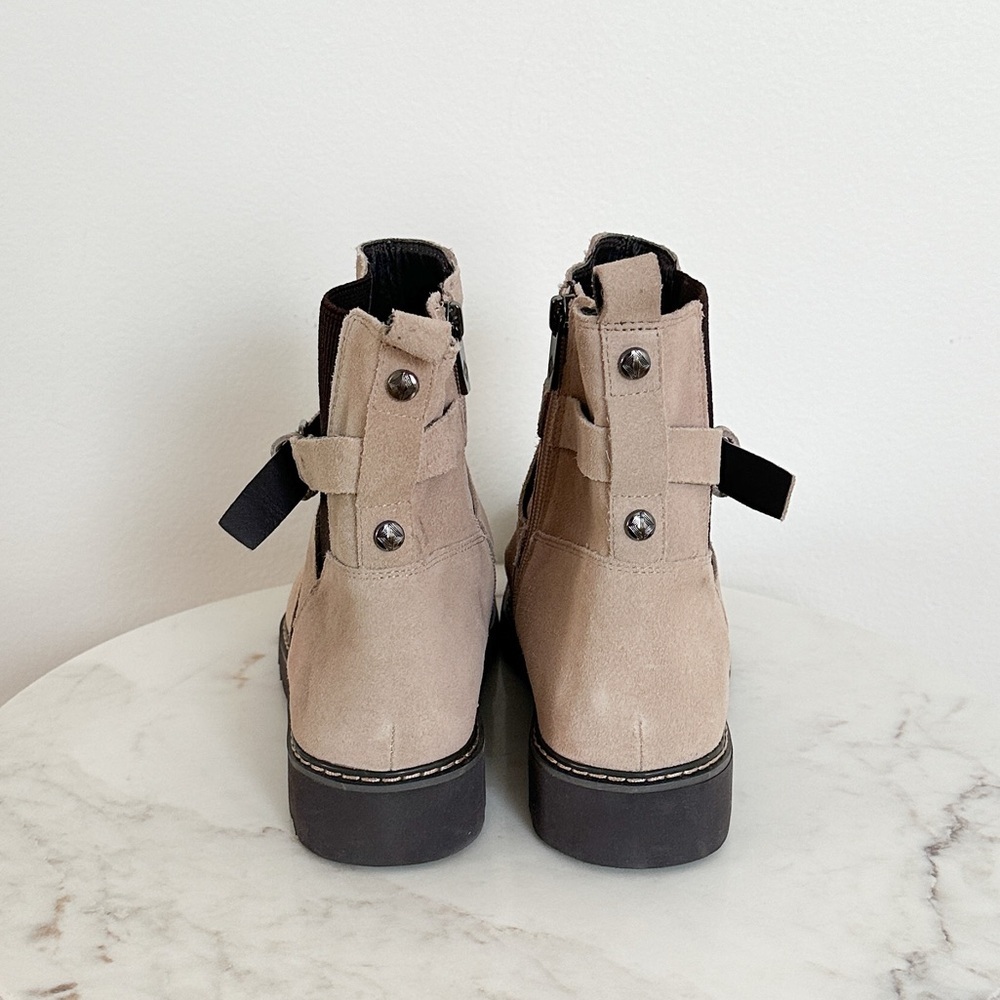 NEW Donald Pliner Suede Captain Bootie Mushroom Size 9.5 - Picture 5 of 7
